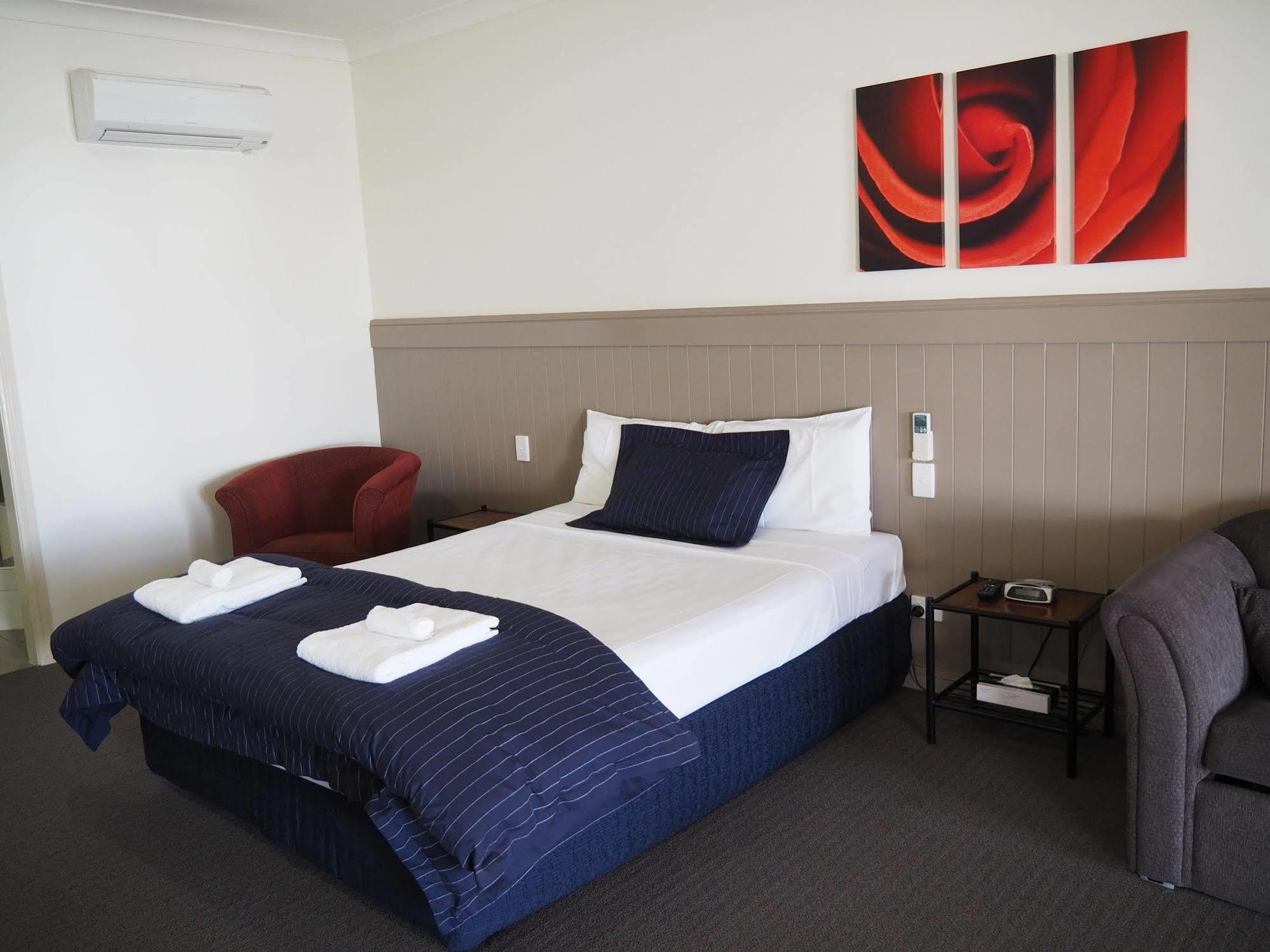 Pittsworth Motor Inn Exterior photo