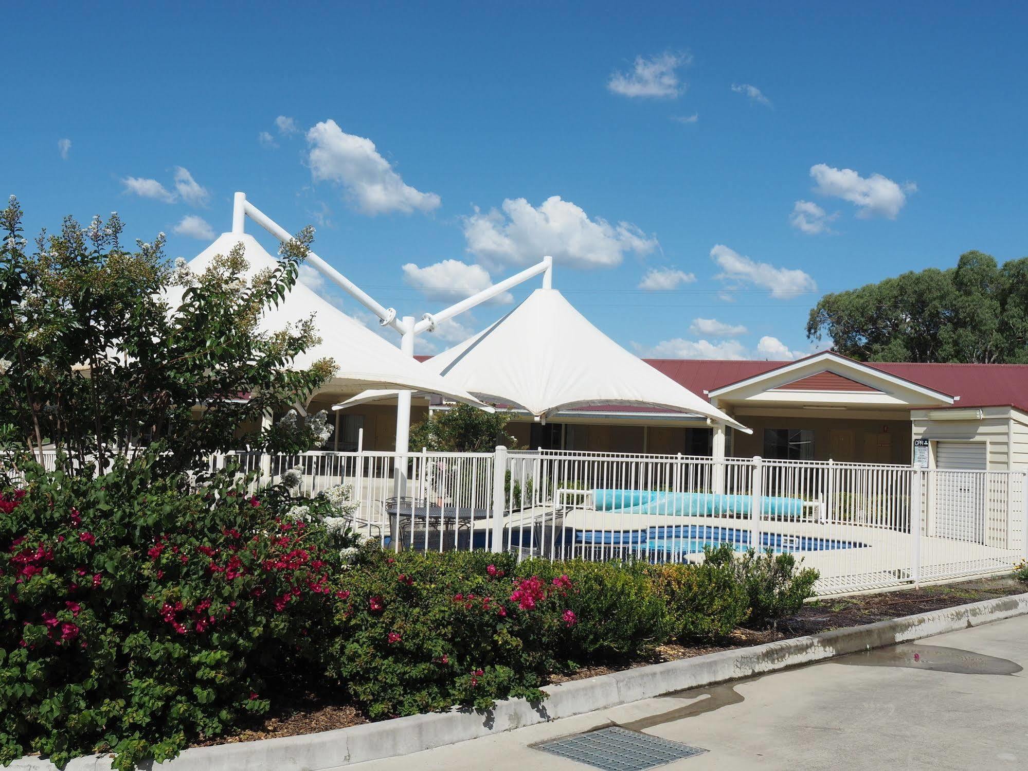Pittsworth Motor Inn Exterior photo